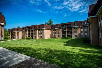 Oakton Park Apartments Patios and Balconies